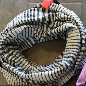Lululemon vinyasa scarf